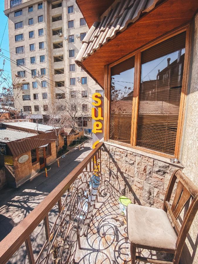 Crystal Villa Hotel エレバン エクステリア 写真